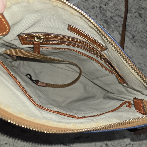 Dooney & Bourke West Virginia Mountaineers Crossbody Purse - Picture 2 of 8